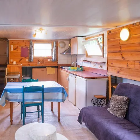 Comfy Houseboat In Next To The Forest