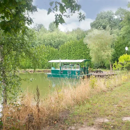 Comfy Houseboat In Next To The Forest *