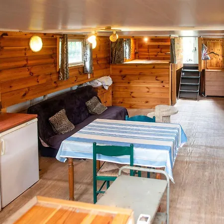 Comfy Houseboat In Next To The Forest Florennes