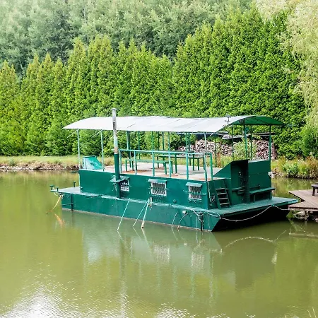 Botel Comfy Houseboat In Next To The Forest Florennes