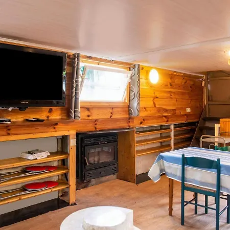 Comfy Houseboat In Next To The Forest Florennes