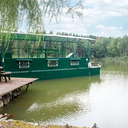 Bateau-hôtel Idyllic Lakeside *