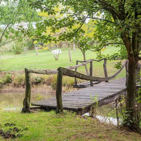 Idyllic Lakeside Botel